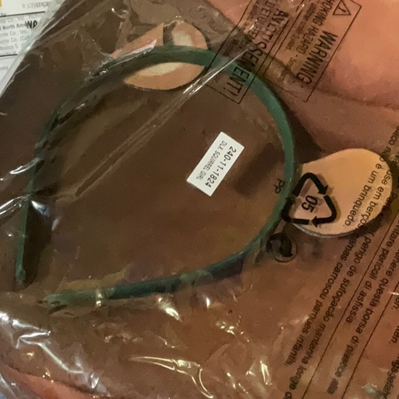 NWT MARVEL SQUIRREL GIRL COSTUME W WIG PRICE FIRM - Picture 12 of 12